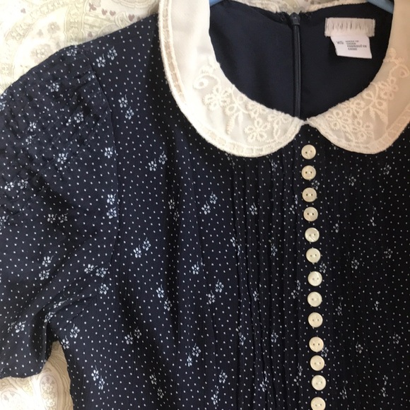 SOLD | UO Cooperative Navy Floral Romper - Picture 4 of 4